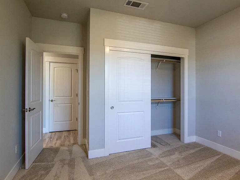 6053 Fallworth Dr — Photo 13