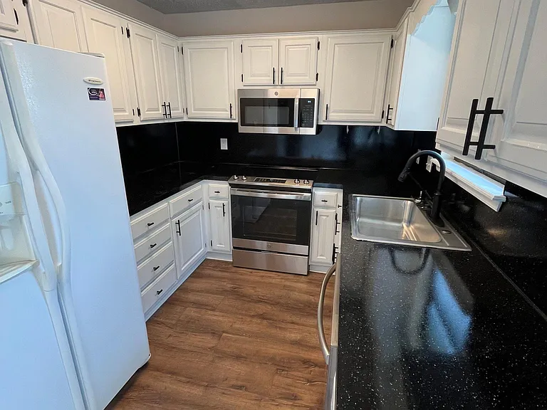 7429 S Atlanta Ave — Photo 7