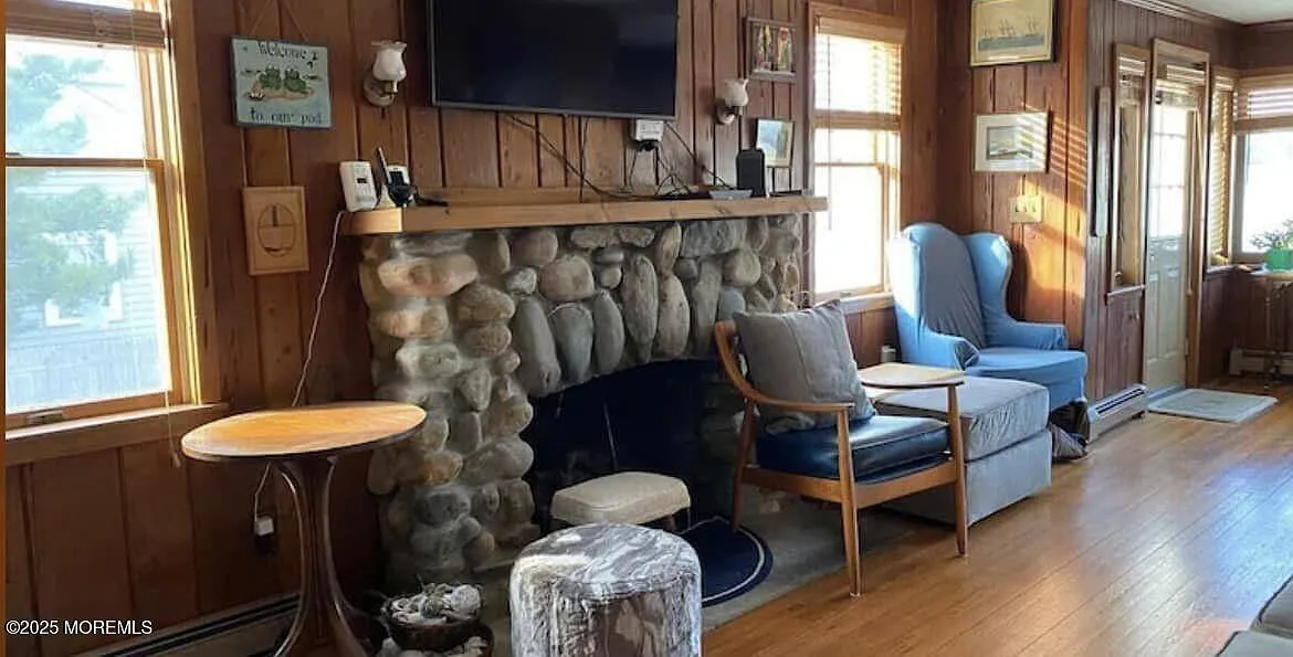 3 bed, 1800 sqft, $3,500 — Photo 2