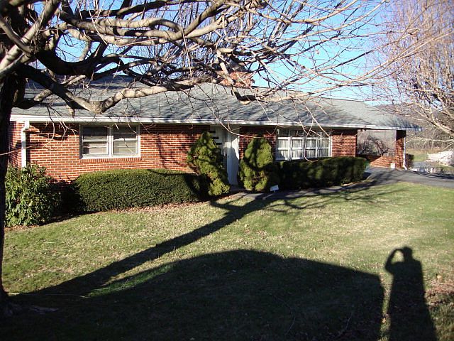 2nd image of 110 Gentry St