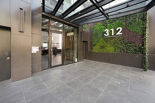 Rented by Akam Sales and Brokerage | media 8