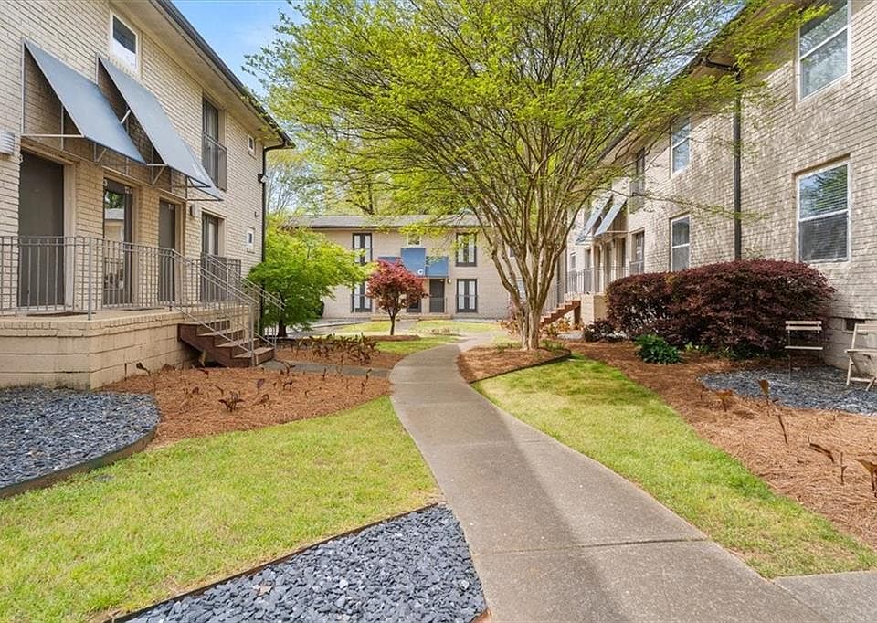 1st image of 2023 Oakview Rd #314