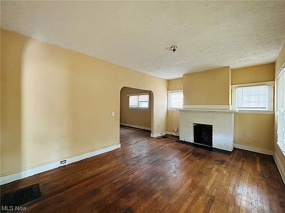 2nd image of 3306 E 119th St