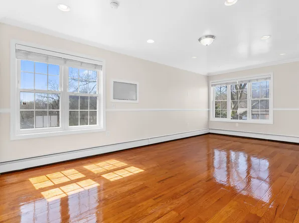 148 Highland Boulevard 2 image 1 of 6