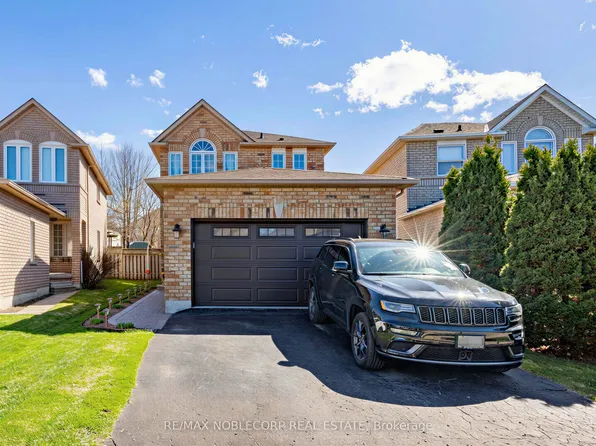 61 Woodhaven Cres, Richmond Hill, ON L4E 3T2