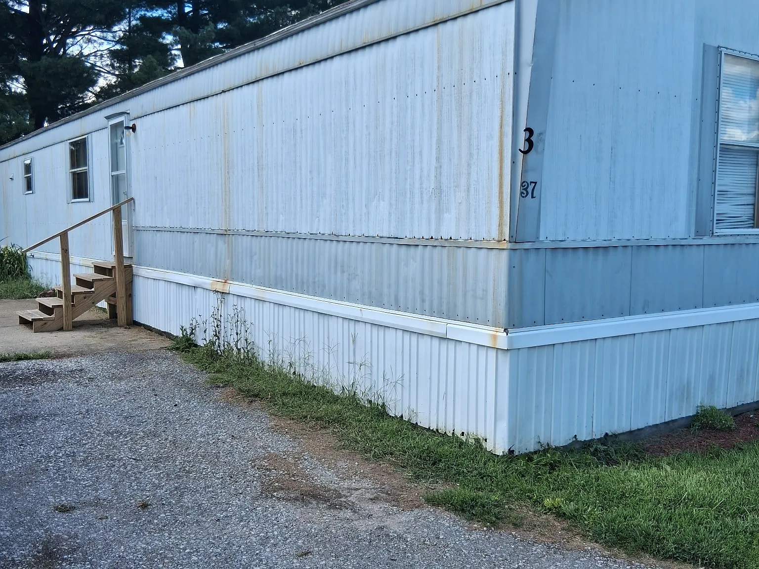 3 bed, 1000 sqft, $935 — Photo 1