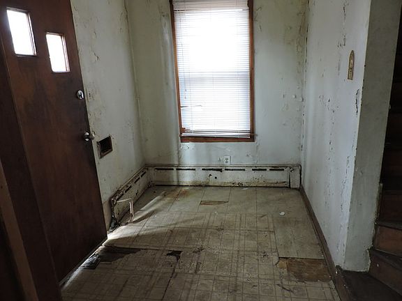 5th image of 11835 S Peoria St #1
