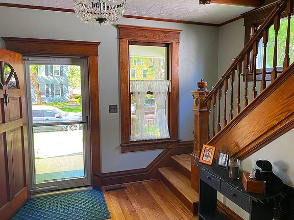3rd image of 520 6th St