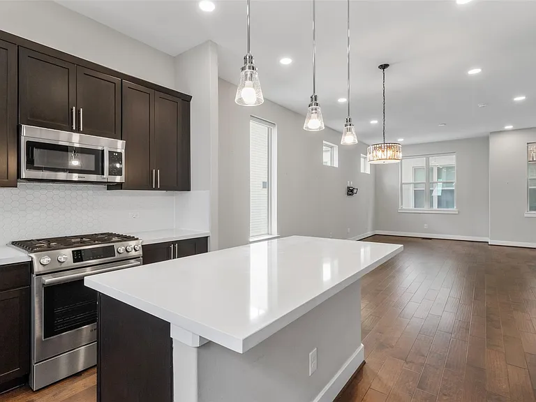 719 Schwartz St — Photo 5