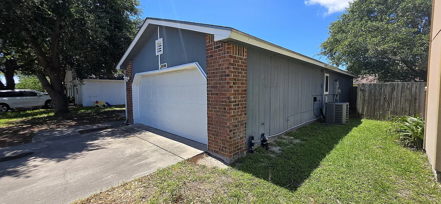 3 bed, 1350 sqft, $1,950 — Photo 2
