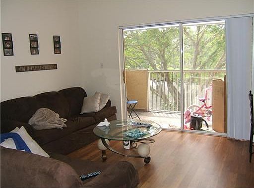 4th image of 820 Cypress Park Way APT L