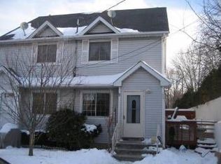 9 Garretson Ln, Staten Island, NY 10304