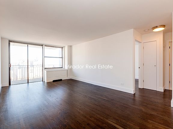4th image of 330 E 39th St APT 33L