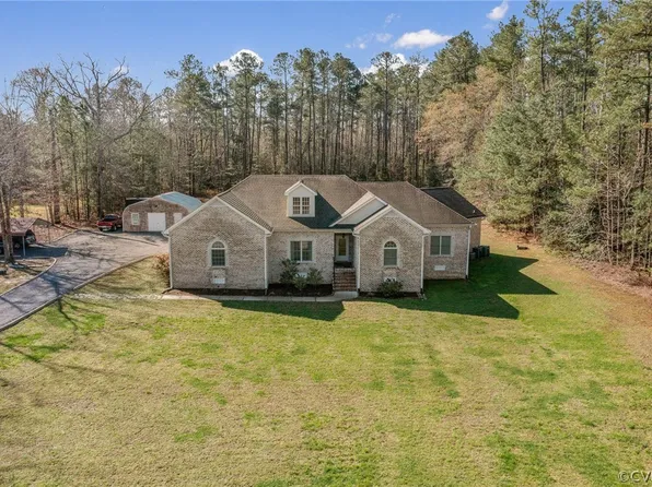 6809 W Quaker Rd, Disputanta, VA 23842