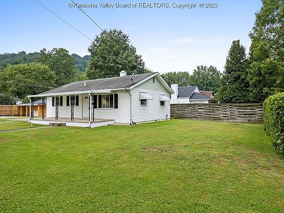 3rd image of 601 47th St SE