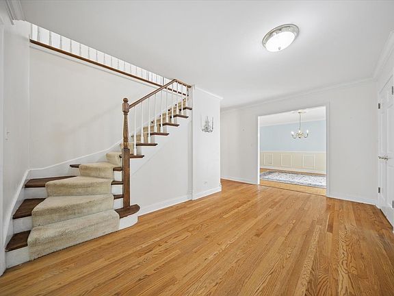 2nd image of 132 Wagon Wheel Ln