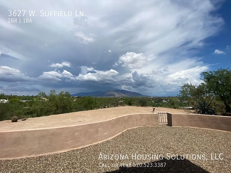 2 Bedroom 1 Bath perched on a scenic overlook with sweeping views of the Tucson Valley and city l... — Photo 3