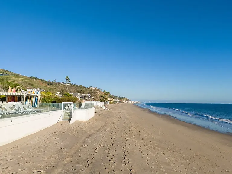 Seaside sophistication meets comfort in our Malibu penthouse.