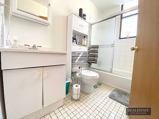 Rented by ZealEstate Group Inc | media 7