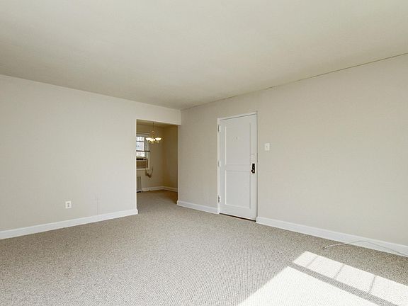 3rd image of 1410 N Quinn St APT 6