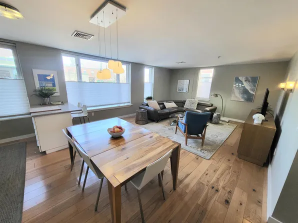 230 College Street #9, Burlington, VT 05401
