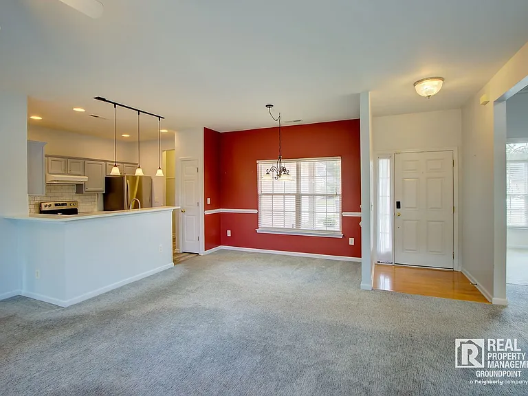2815 Summertrees Blvd — Photo 8
