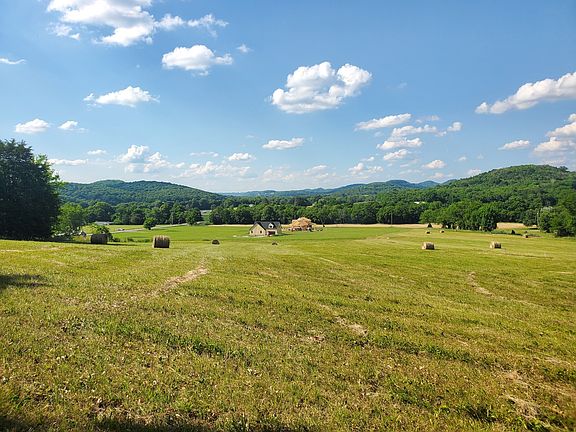 4th image of 9 Finley Ln