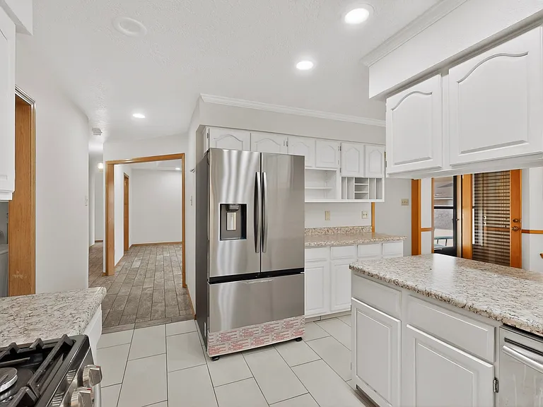 711 Windmill Dr — Photo 14