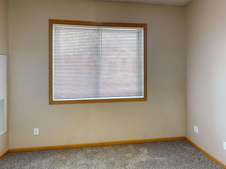 Dakota Park Apartments — Photo 21