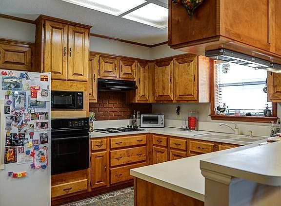5th image of 3703 Valley Oaks Dr