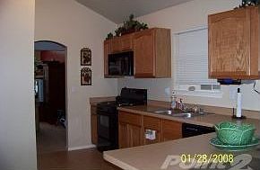 Kitchen, Tierra M