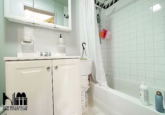 5th image of 647 Franklin Ave APT 4LR