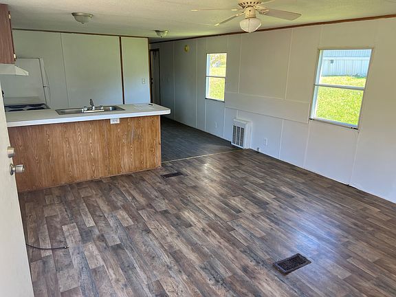 3rd image of 135 Caboose Cir #16