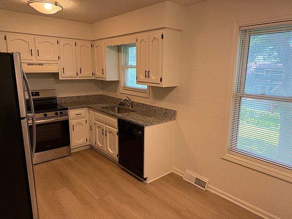 4th image of 6132 Newton St #1