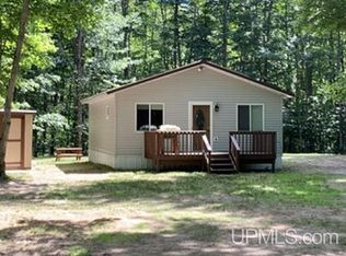 285 N Round Lake Rd, Wetmore, MI 49895