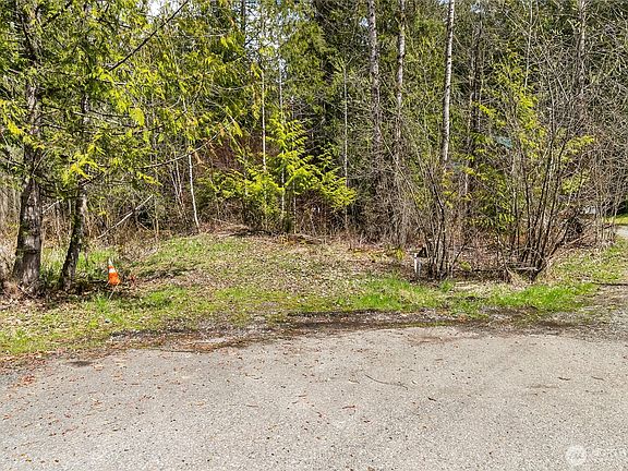 3rd image of 17045 Iceberg Road