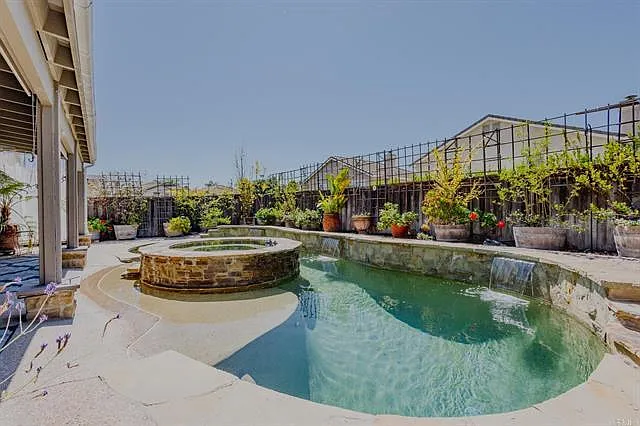 27585 Nellie Ct — Photo 3
