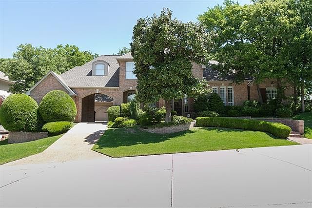 1st image of 2865 Woodhollow Dr