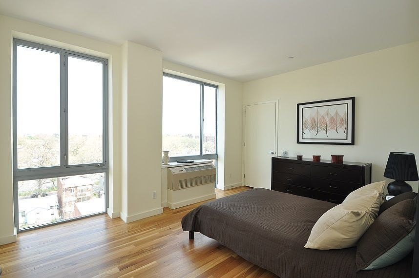 1st image of 2750 E 12th St APT 2E