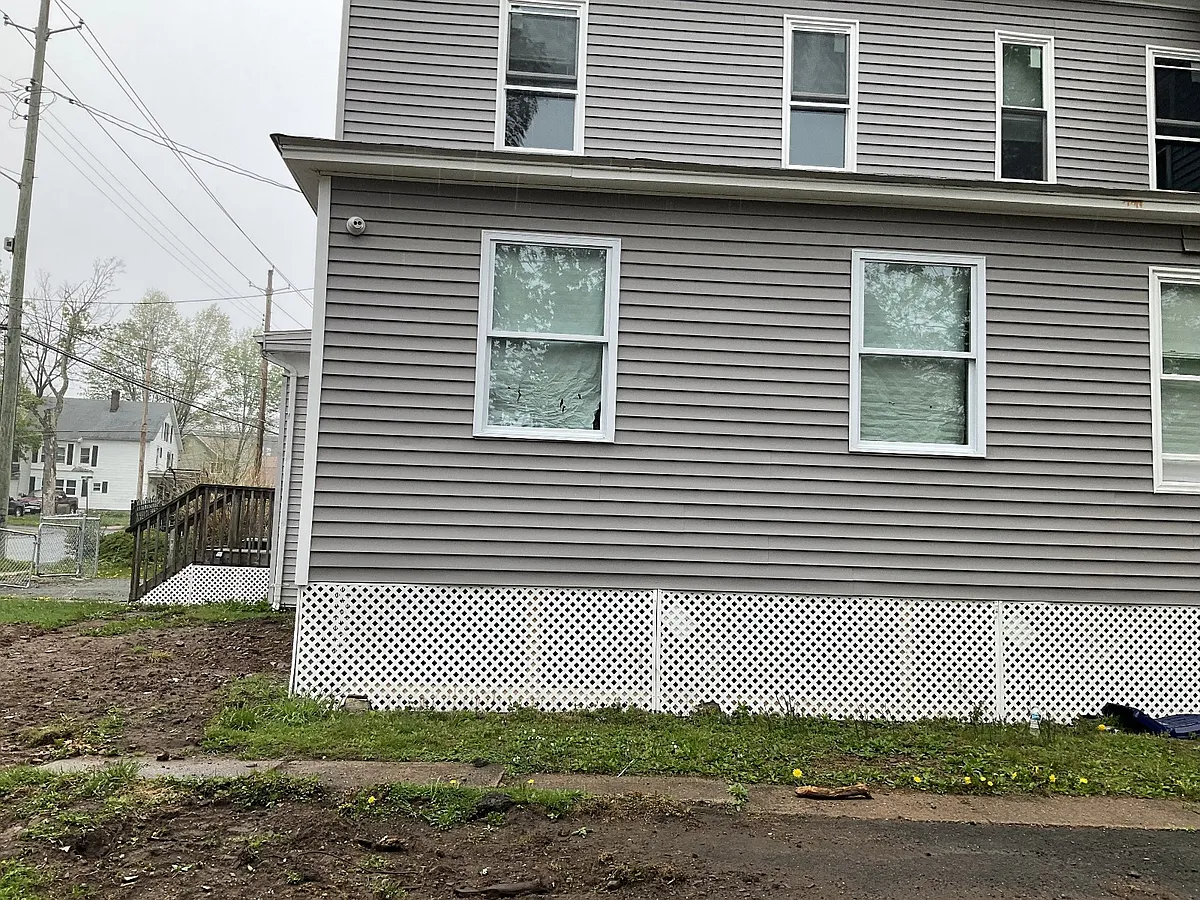 Building Photo - 47 Saint John St #4