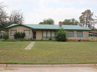1001 SE 4th St, Knox City, TX 79529