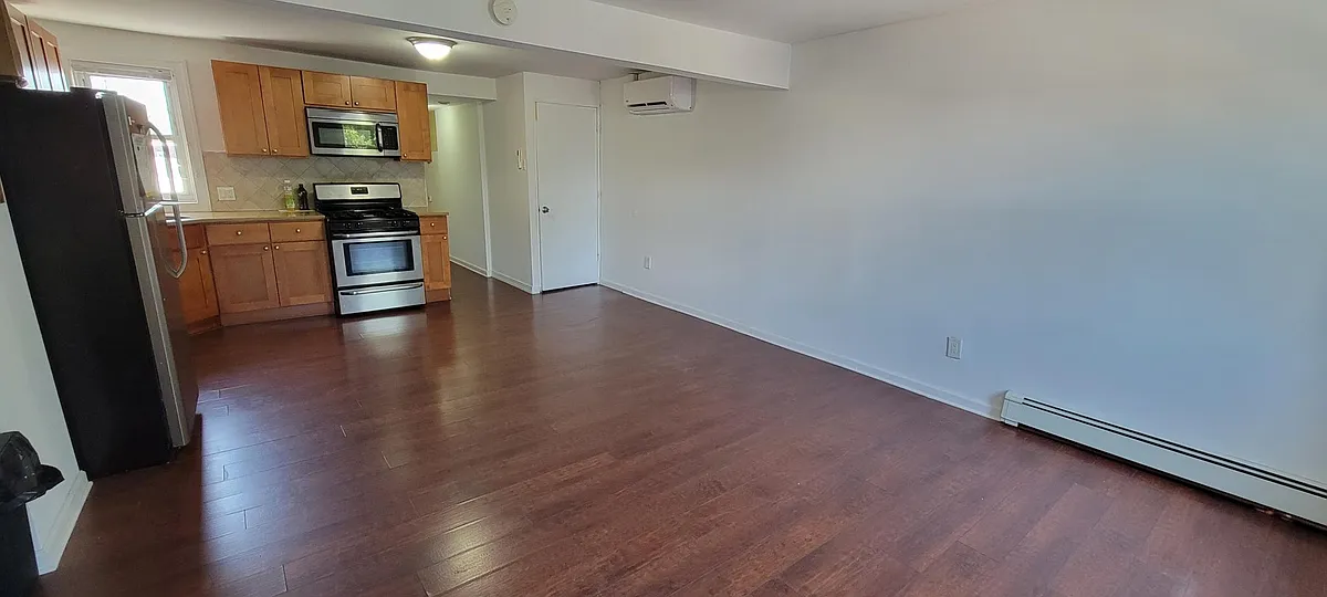 Building Photo - 614 Wharton St #3