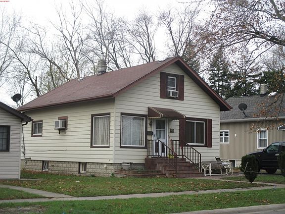 3rd image of 312 E Pine Ave