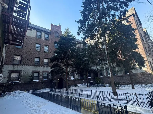 61-40 Saunders Street #C5, Rego Park, NY 11374