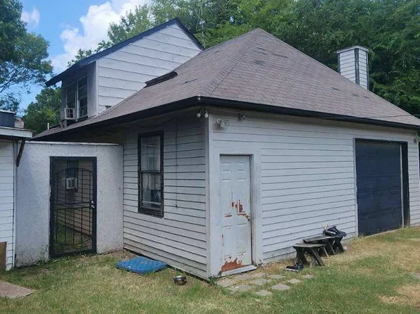 2457 Elmwood Dr, Wills Point, TX 75169