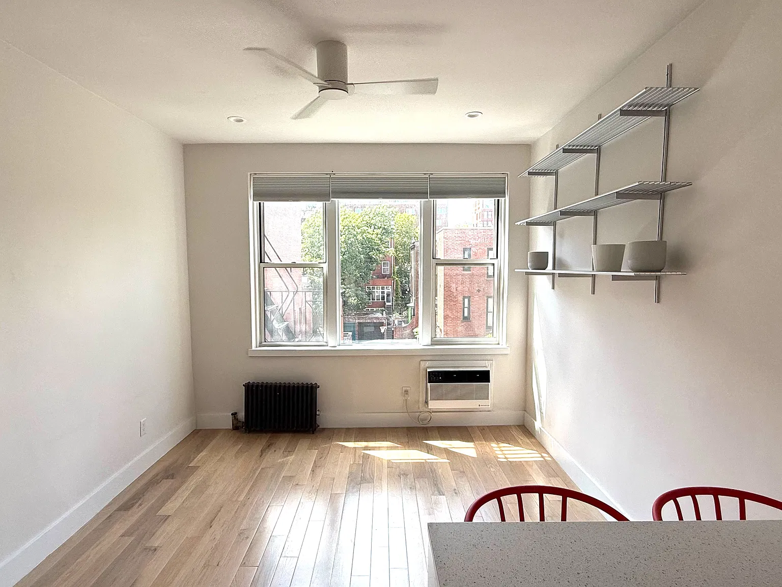 87 Hicks Street — Photo 2