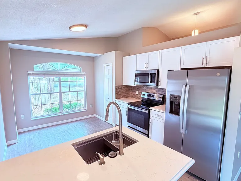 1357 Woodwind Dr — Photo 4