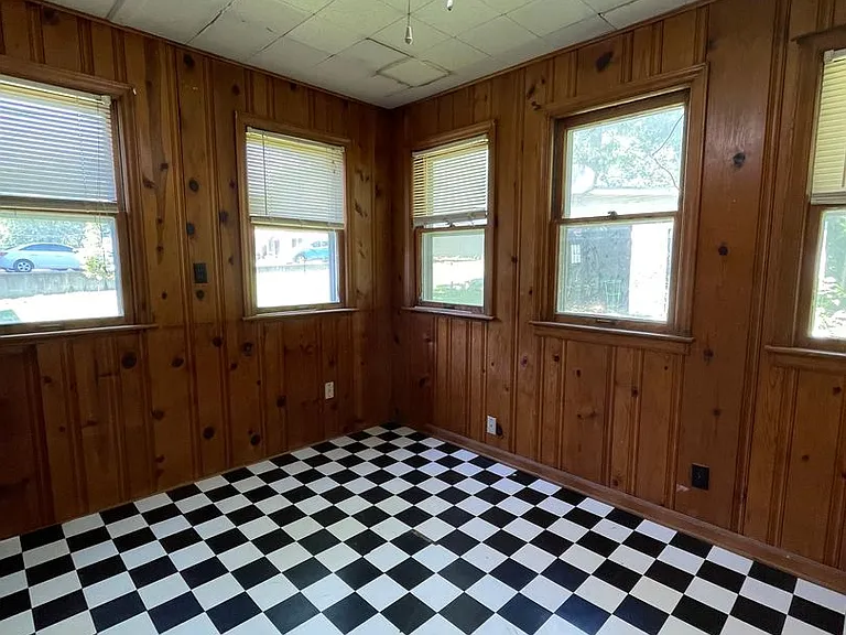 1413 Center St — Photo 22