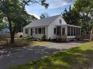 49 Sundance St, Warwick, RI 02886