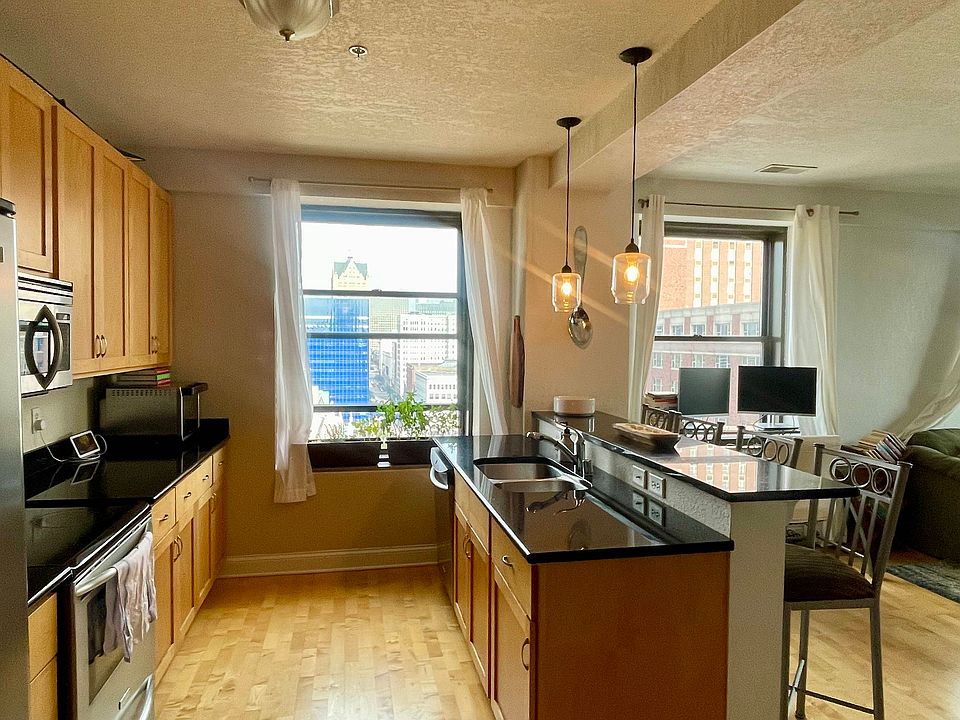1st image of 606 W Wisconsin Ave Unit 1103